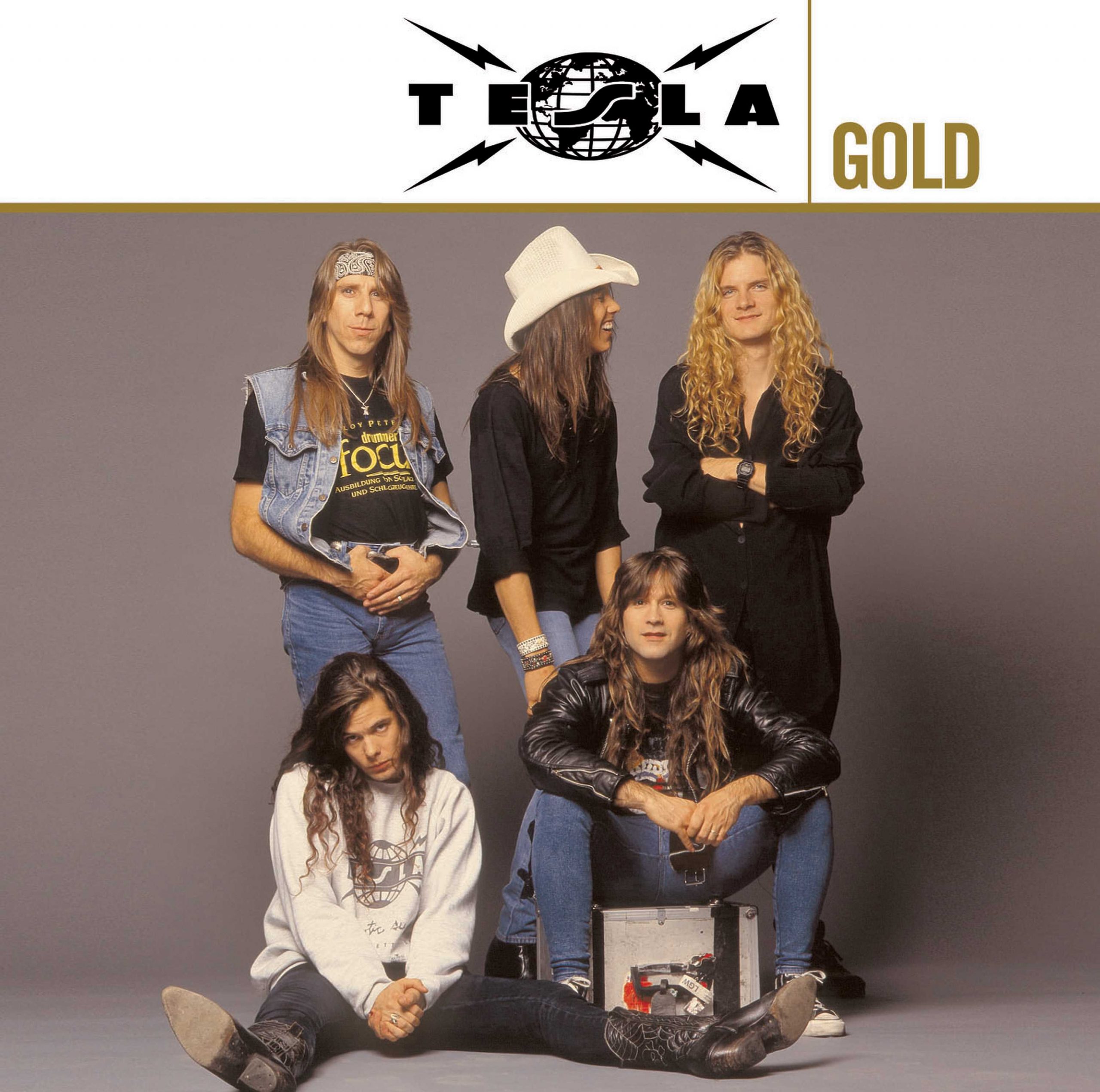 Tesla_Gold_CoverAr_3000DPI300RGB1000076110